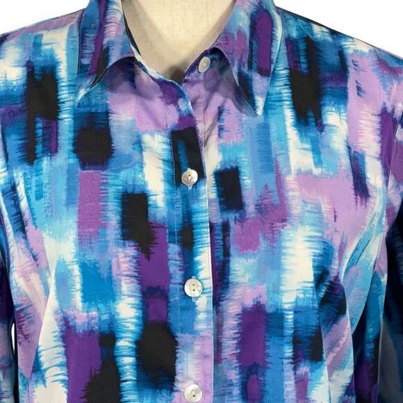 Chico’s SZ 2 (Large) Top Abstract Button-Up 3/4 Sleeves Side Slits Purple Blue - Picture 2 of 8